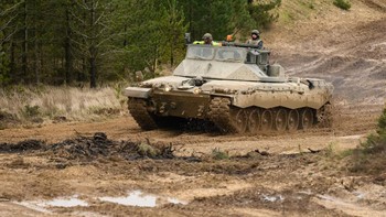 Tank ini memiliki catatan mentereng sebagai tank yang tidak pernah ditembak hancur atau rusak dalam pertempuran apapun, termasuk di Timur Tengah dan belahan dunia lainnya oleh tembakan musuh. Hingga saat ini, satu-satunya saat sebuah tank Challenger 2 dihancurkan selama operasi adalah oleh tembakan persahabatan yang tidak disengaja dari Challenger 2 lainnya di Basra pada tahun 2003, tulis Wikipedia. Foto: Getty Images