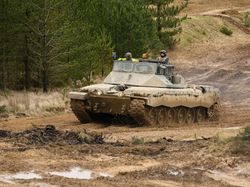 Senjata Baru Ukraina: Tank Inggris yang Tak Pernah Dihancurkan Musuh