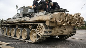 Challenger juga diklaim pernah menembak tank ke tank terjauh dalam sejarah militer, menghancurkan kendaraan Irak sejauh 4.700 meter saat Perang Teluk pada 1991.Foto: Getty Images