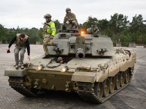 Tank Canggih Inggris dan Jerman Tiba di Ukraina, Tapi...