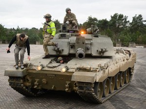 Tank Canggih Inggris dan Jerman Tiba di Ukraina, Tapi...
