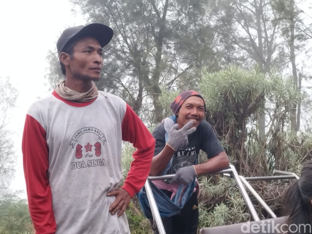 Troli angkut di Kawah Ijen