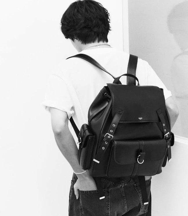 Idol KPop yang digosipkan pacaran dengan Jennie BLACKPINK itu sebelumnya telah mendapat julukan sebagai Celine Boy. Foto: dok. Instagram @thv