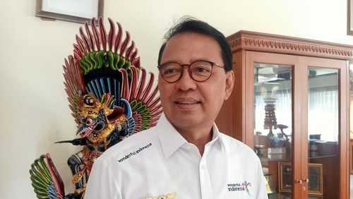 Wakil Ketua PHRI Bali I Gusti Ngurah Rai Suryawijaya di Kantor Dinas Pariwisata Provinsi Bali Jalan Letjen S. Parman, Denpasar, Bali, pada Rabu (29/3/2023).