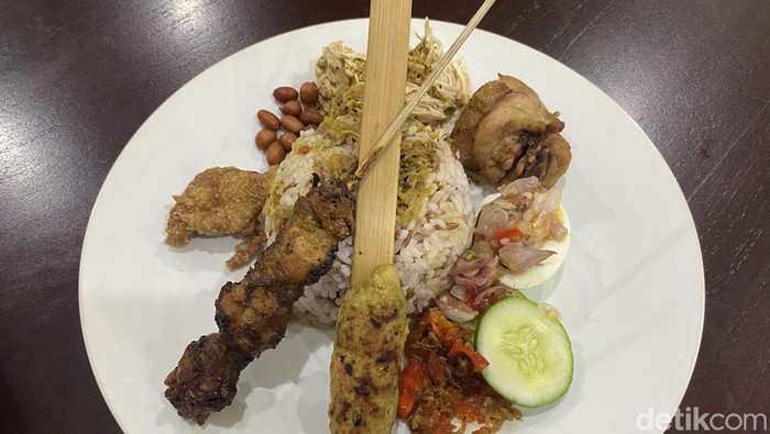 Warung Bali Pak Gede: Lezatnya Nasi Campur dan Sate Bali yang Halal di Jaksel