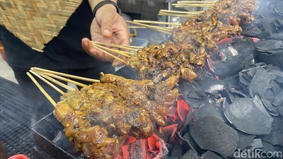 Juicy! Sate Ayam di Warung Bali yang Hits di Jakarta Selatan