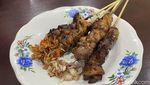 Juicy! Sate Ayam di Warung Bali yang Hits di Jakarta Selatan