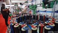 Kedua pameran saling terkait, yakni Indo Intertex menghadirkan permesinan serta peralatan tekstil dan garmen. Sedangkan Inatex menghadirkan bahan baku serat, benang, kain, pakaian jadi, aksesoris berupa zipper/button/belt dan produk industri non-woven.