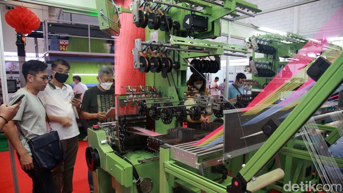 500 Perusahaan Ramaikan Pameran Industri Tekstil di JIExpo Kemayoran Pameran industri tekstil dan produk tekstil Indo Intertex-Inatex 2023 kembali digelar di JIExpo Kemayoran, Jakarta. 500 perusahaan hadir dalam pameran ini.