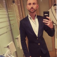 Begini penampilannya sebelum melakukan perawatan hair system.Foto: Instagram Ashley Tawney