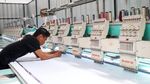 Begini Kesibukan Pabrik Mukena Penuhi Pesanan Jelang Lebaran