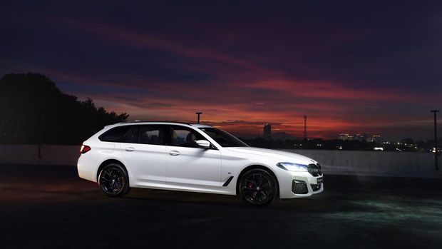 BMW Z4 dan Seri 5 Touring Model Tahun 2023