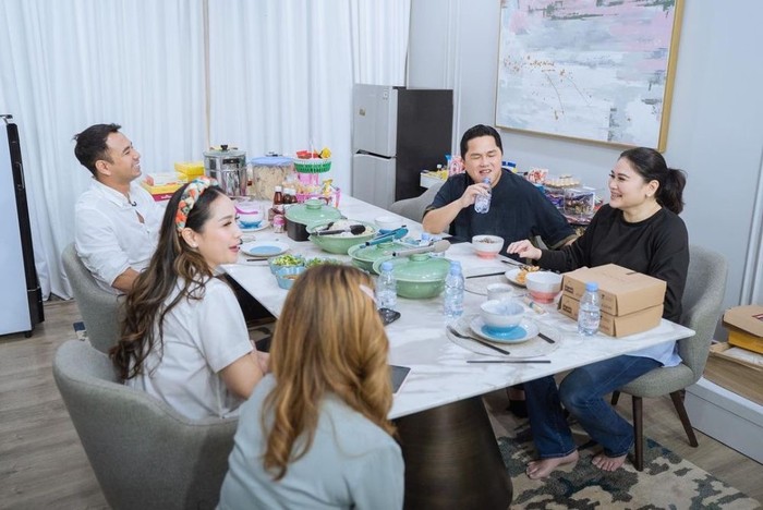 Enak Terus! Keseruan Ketum PSSI Eric Thohir Cicipi Kuliner Nusantara Enak Terus! Keseruan Ketum PSSI Eric Thohir Cicipi Kuliner Nusantara