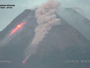 Update Aktivitas Gunung Merapi: 14 Guguran Lava Pijar dalam 6 Jam