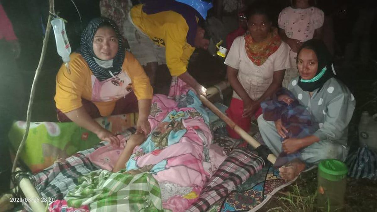 Ibu Hamil di Polman Melahirkan di Jalanan Saat Ditandu 20 Km Menuju  Puskesmas