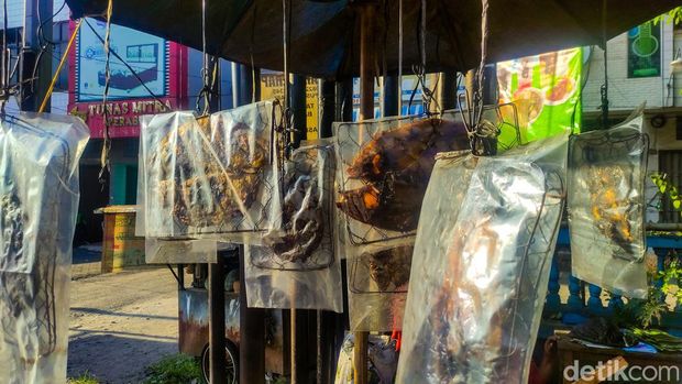 Ikan bakar khas Mandailing Natal. (Michael Ogest/detikSumut)
