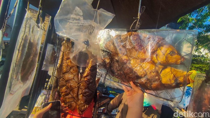 Ikan bakar khas Mandailing Natal. (Michael Ogest/detikSumut)