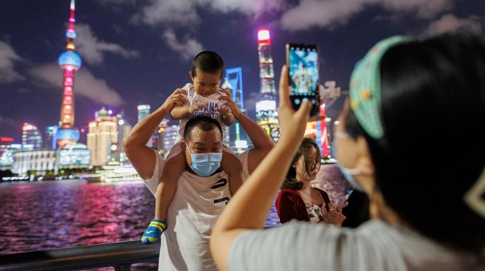 Populasi di Kota Shanghai, China, merosot pada tahun 2022 akibat lockdown COVID-19. Penurunan jumlah penduduk terjadi pertama kalinya dalam lima tahun terakhir.