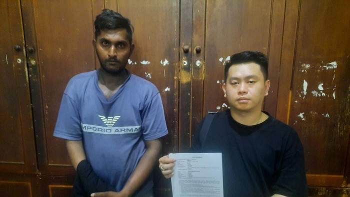 Jukir liar bersama korban di Medan saat sepakat damai di Polsek Medan Baru. (Foto: Istimewa)