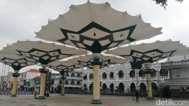 Keindahan payung Madinah Kota Pasuruan cocok untuk tempat ngabuburit