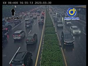 Titik-titik Macet di Tol Saat Jakarta Diguyur Hujan di Jam Pulang Kerja