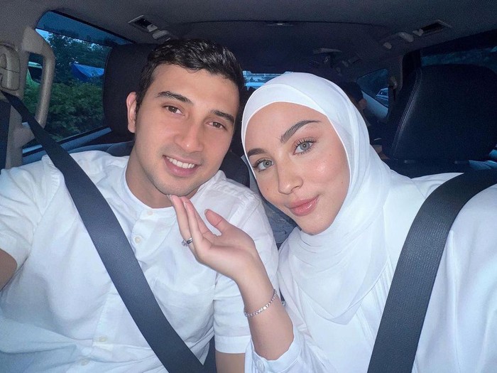 Margin Wieheerm istri Ali Syakieb berhijab
