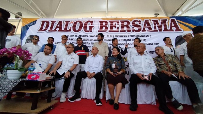 Menkop UKM dan Mendag di Pasar Senen, Jakpus