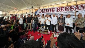 Momen Mendag Zulhas dan Menko UKM Teten Masduki Sambangi Pasar Senen