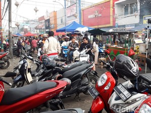 Berburu Takjil di Pasar Lama Tangerang, Ada Menu Apa Saja?