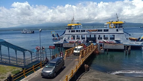 Pelabuhan Penyebrangan Gilimanuk yang berlokasi di Kelurahan Gilimanuk, Kecamatan Melaya, Kabupaten Jembrana, Bali, Kamis (30/3/2023). (I Putu Adi Budiastrawan/detikBali).