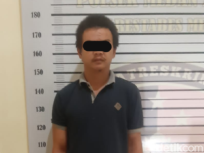 Pelaku pembunuhan pria lansia yang ditemukan tewas dalam parit di Medan ditangkap.