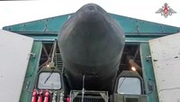 Rusia mengerahkan rudal balistik antarbenua Yars dalam latihan perang di lokasi yang dirahasiakan, Rabu (29/3/2023) waktu setempat.