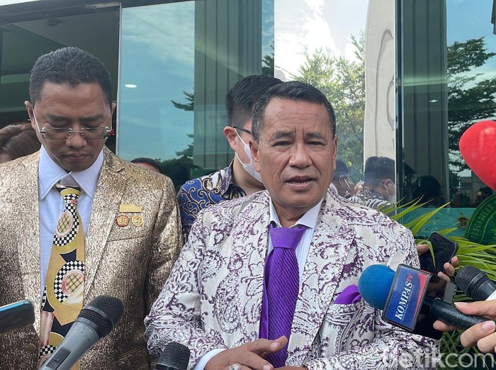 Pengacara Irjen Teddy, Hotman Paris (Silvia Ng/detikcom)