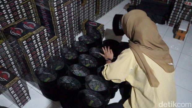 Pengrajin songkok di Lamongan banjir pesanan saat Ramadhan