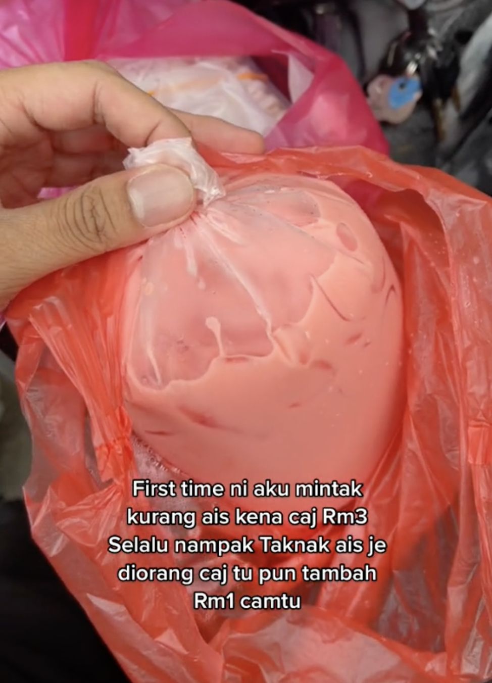 Pesan Minuman 'Less Ice', Pelanggan Ini Kaget Ditagih Ekstra Rp 10 Ribu