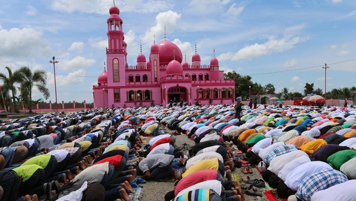 Pesona Dimaukom Masjid Serba Pink Di Filipina