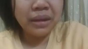 Viral Wanita Karawang Nangis Ingin Pulang gegara Dijebak Kerja di Suriah