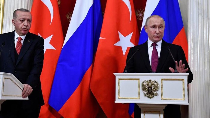 Russian President Vladimir Putin and his Turkish counterpart Recep Tayyip Erdogan hold a joint press conference following their meeting at the Kremlin in Moscow, Russia, January 23, 2019. Aleksander Nemenov/Pool via REUTERS