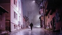 Sejak tahun 1995, Hüseyin Gökmen berkeliling desanya untuk membangunkan sahur tetangganya selama Ramadan.
