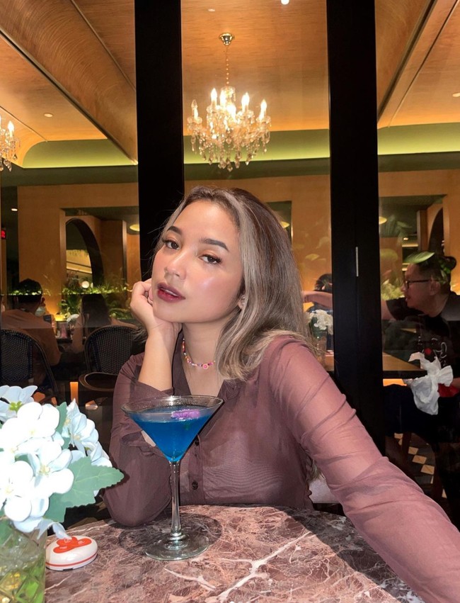 Unggahan-unggahan Putri di akun Instagramnya juga selalu dibanjiri komentar pujian dari netizen. cantik bgttttt, komentar salah seorang netizen. masya allah prittiii, tambah netizen lain. Foto: Instagram/@anjanyjrw