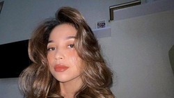 8 Foto Putri Anjani Anak Jarwo Kwat, Cantik Disebut Mirip Nikita Willy
