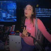 Mengikuti jejak sang ayah, Putri Anjani juga sudah mulai terjun ke dunia entertain. Walaupun belum memiliki peran yang besar, namun wajahnya sudah pernah muncul beberapa kali di layar kaca. Foto: Instagram/@anjanyjrw