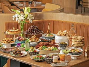 Sedap! Buka Puasa Pakai Tongseng Kambing dan Shawarma di Sini