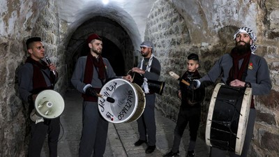 Tradisi Unik Menabuh Drum untuk Bangunkan Sahur di Palestina