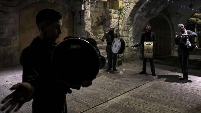 A troupe of young Palestinian 