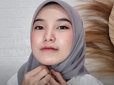 Tutorial Hijab Segi Empat Anti Kusut, Cocok untuk ke Kantor Saat Ramadan