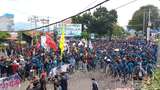 Kericuhan Demo Tolak UU Ciptaker di DPRD Lampung