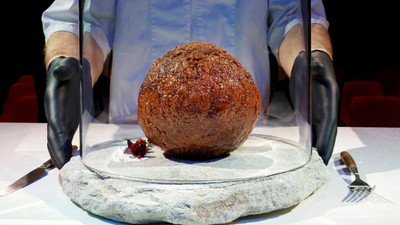 Wow! Bakso Jumbo Ini Terbuat dari DNA Gajah Purba