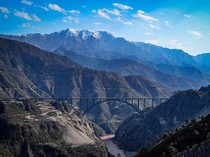 India Resmikan Chenab Bridge, Jembatan Kereta Tertinggi di Dunia