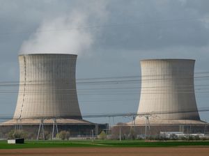 Masih Takut PLTN? Ini Beda Nuklir Pembangkit Listrik dan Bom Atom